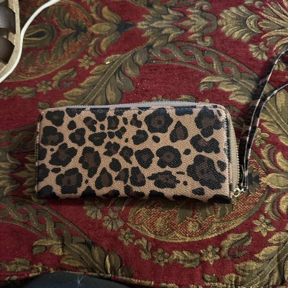 Woman's Leopard Expandable Wallet/ Wristlet Ziparound  Clutch